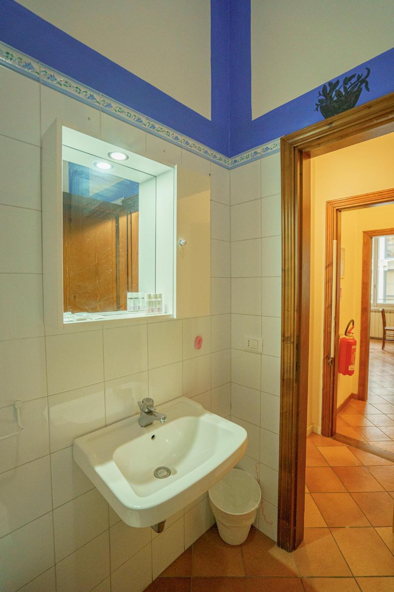 Tranquil Suite Near Museums And Train Station Флоренция Экстерьер фото